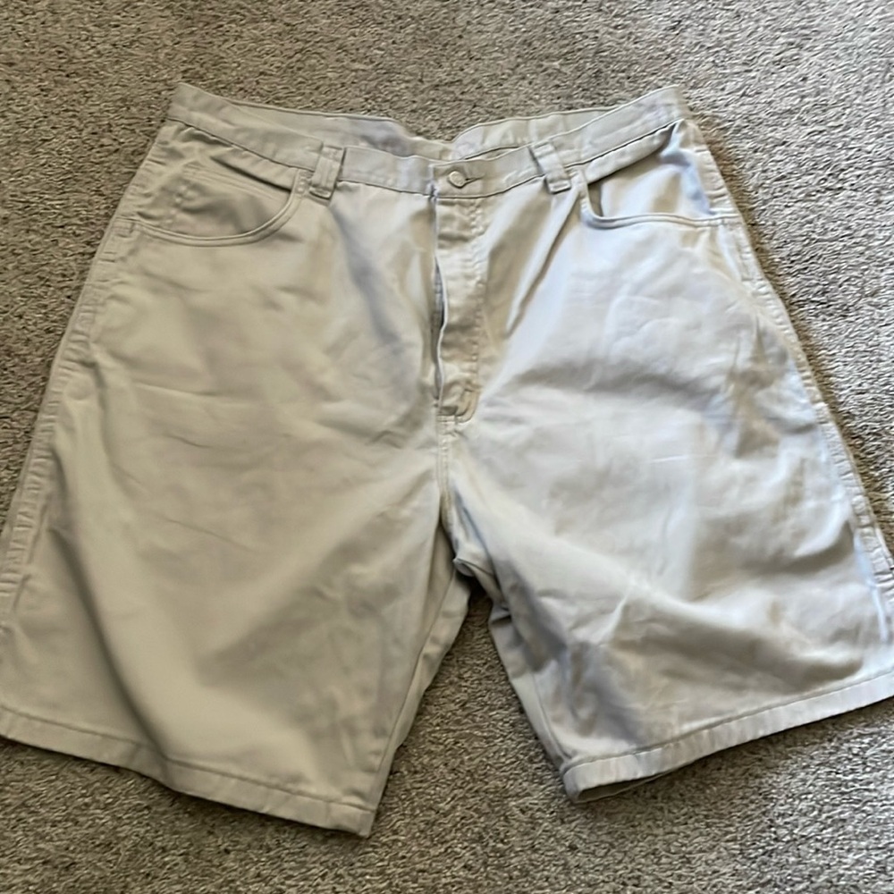 Wrangler khaki Cargo shorts men’s